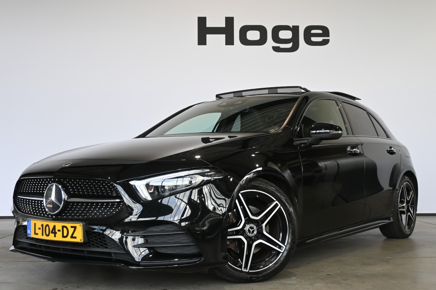 Mercedes-Benz A-klasse - 180 Business Solution AMG Nap! Clima CarPlay Cruise Panoramdak Sfeer LED Navigatie 1e Eige - AutoWereld.nl