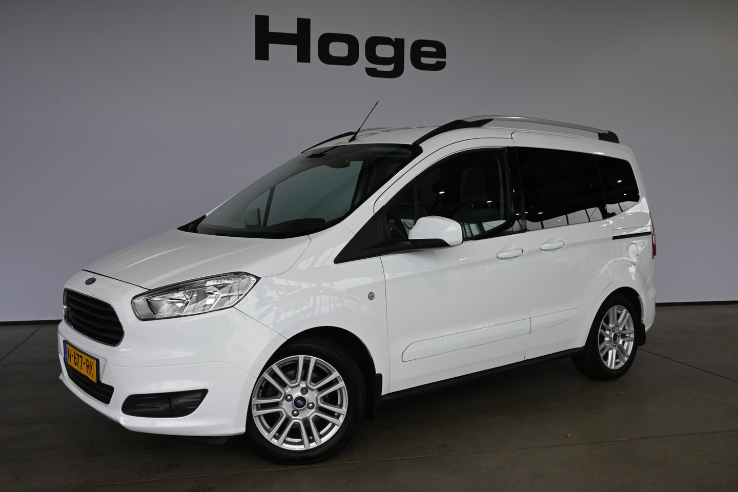 Ford Tourneo Courier - 1.0 Titanium Clima Navigatie 2x Schuifdeur Stoelverwarming Cruise Control Rijklaarprijs! I - AutoWereld.nl
