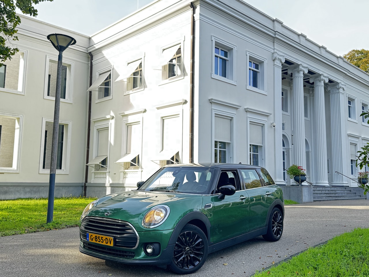 MINI Clubman - 1.5 Cooper Business Edition - AutoWereld.nl