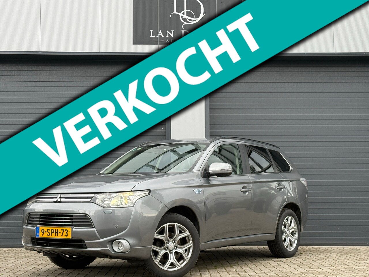 Mitsubishi Outlander - 2.0 PHEV Intense +1E EIG NAP / TREKHAAK - AutoWereld.nl