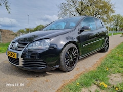 Volkswagen Golf - 3.2 R32