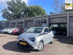 Toyota Aygo - 1.0 VVT-i x-play Airco/ Carplay/ Camera/ NAP Garantie