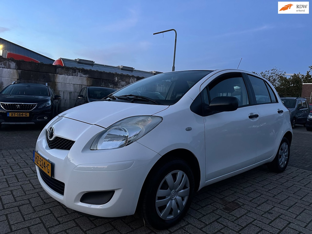 Toyota Yaris - 1.0 VVTi Acces 5 DRS/ ZUINIG/ BETROUWBARE JAPANNER! - AutoWereld.nl
