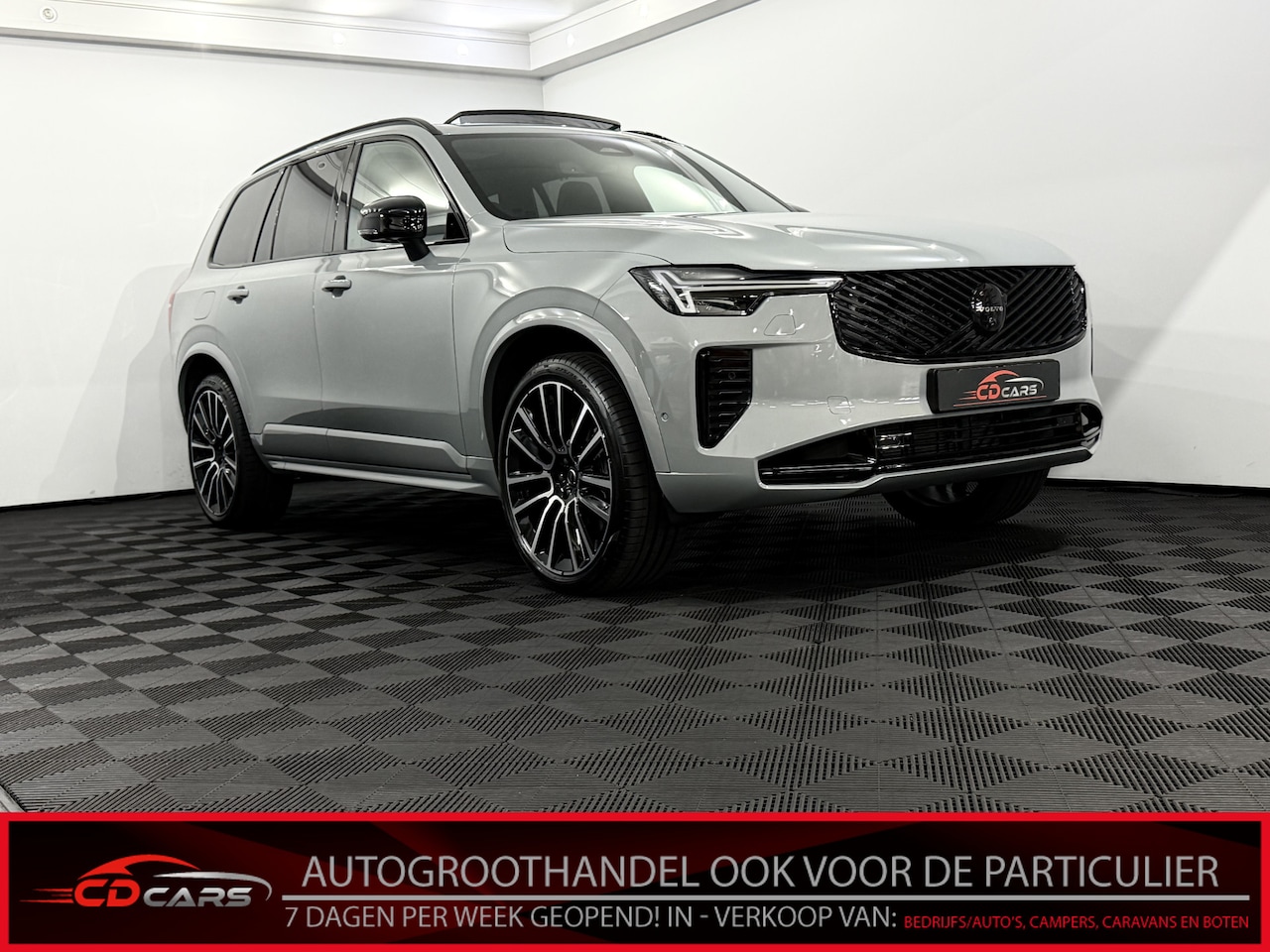 Volvo XC90 - 2.0 T8 Plug-in hybrid AWD Plus Ultra Black Edition Panoramadak, Elektrische trekhaak, Bowe - AutoWereld.nl