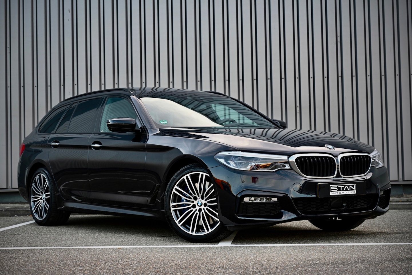 BMW 5-serie Touring - 540i xDrive M-Sport High Executive | 2e eigenaar | NL | ACC | Achterasbesturing | Pano | N - AutoWereld.nl