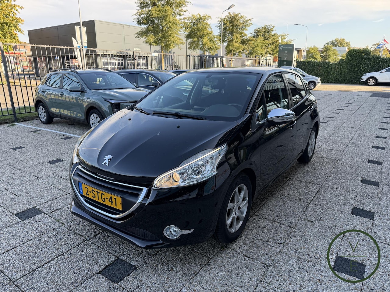 Peugeot 208 - 1.2 VTi Oxygo | Airco | Navi | 54.000KM !! | - AutoWereld.nl