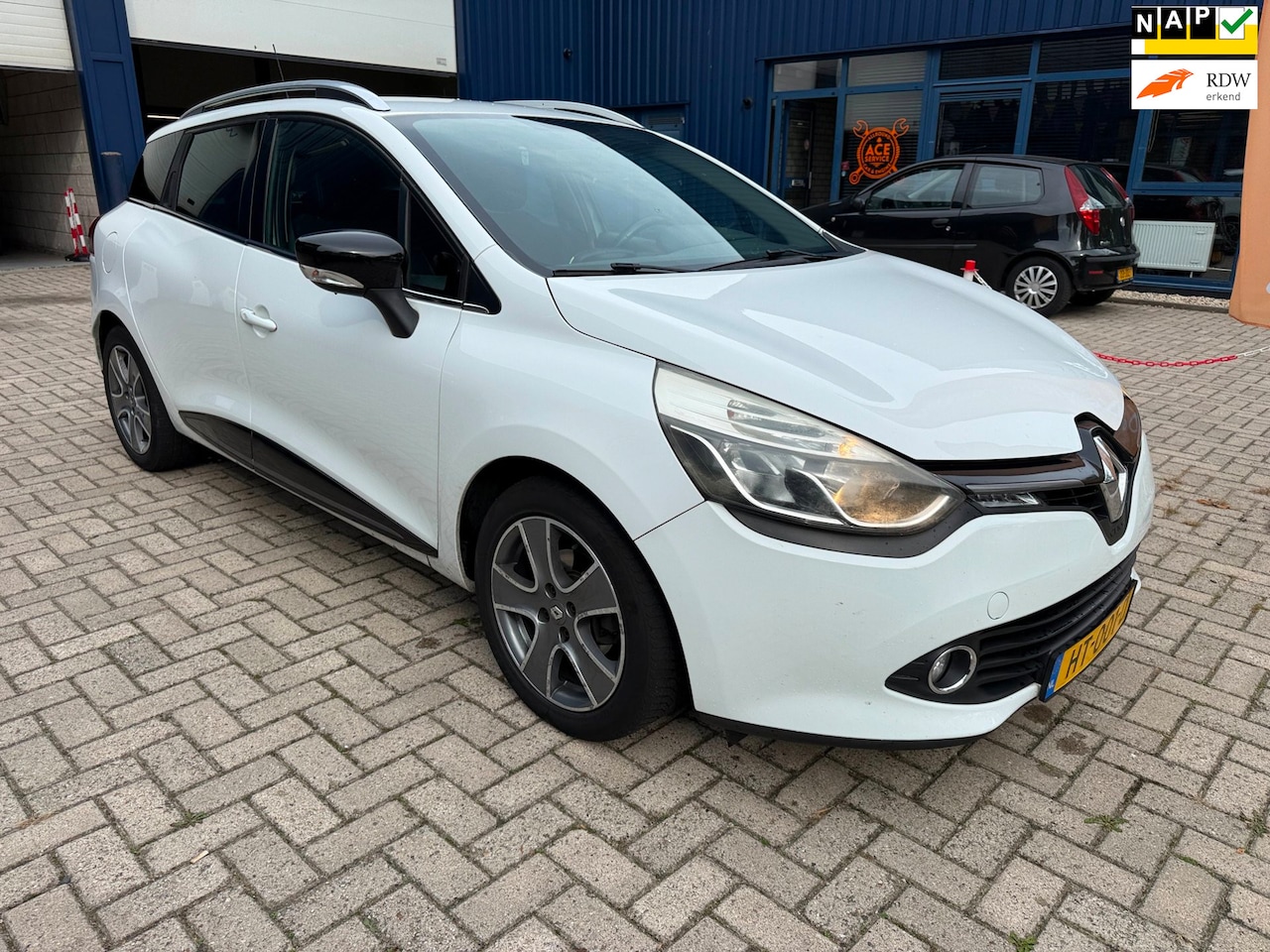 Renault Clio Estate - 1.5 dCi ECO 90pk EURO 6 Night&Day / AIRCO / NAVI / CRUISE / TREKHAAK - AutoWereld.nl