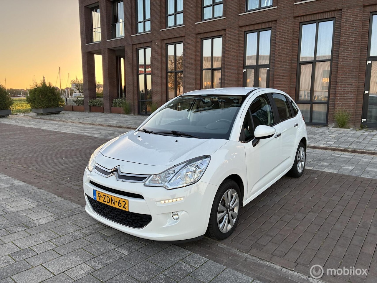 Citroën C3 - 1.2 PureTech Business led Clima Cruise NAP! - AutoWereld.nl