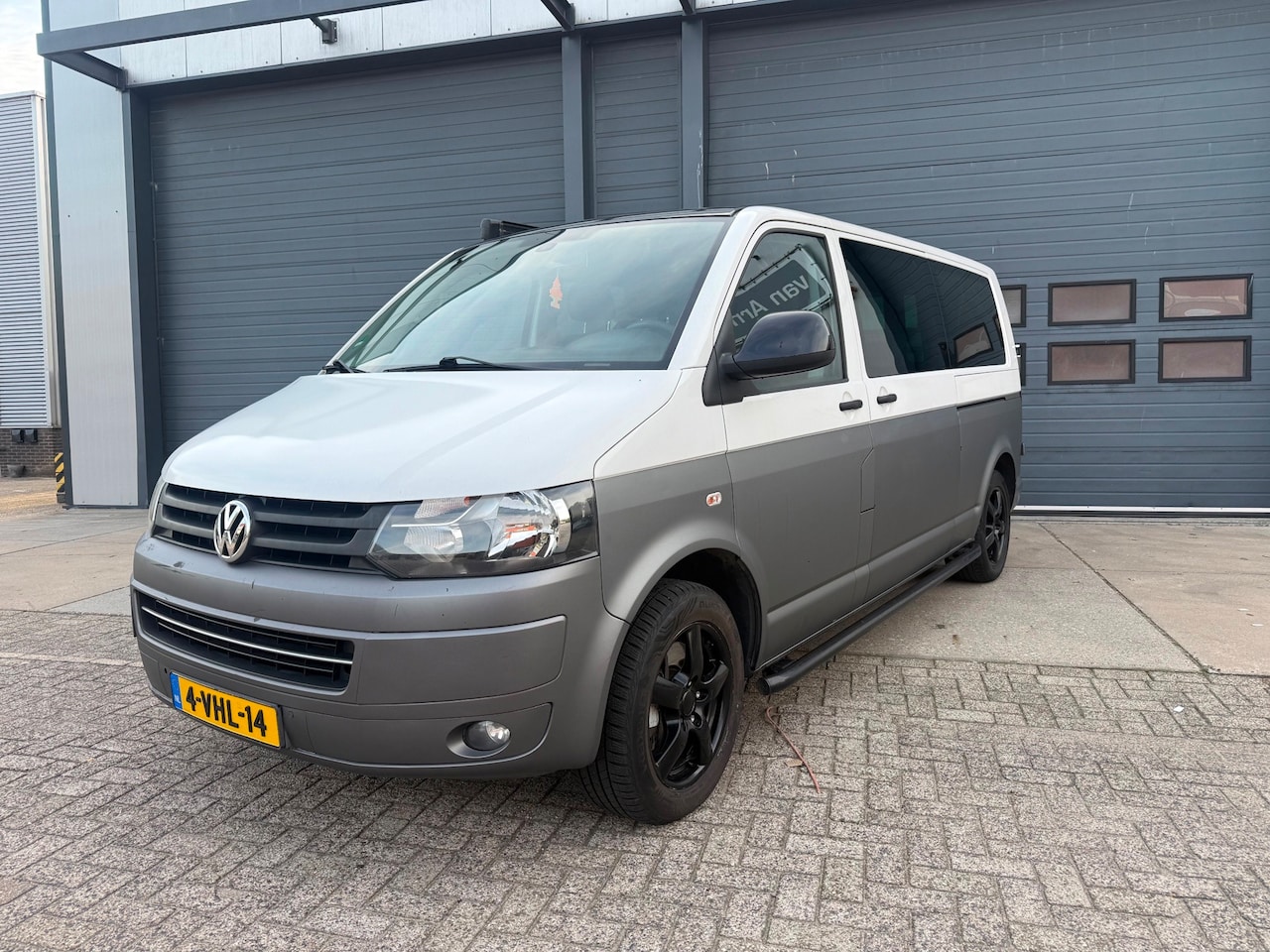 Volkswagen Transporter - 2.0 TDI L2H1 DC Trendline 2.0 TDI L2H1 DC Trendline - AutoWereld.nl