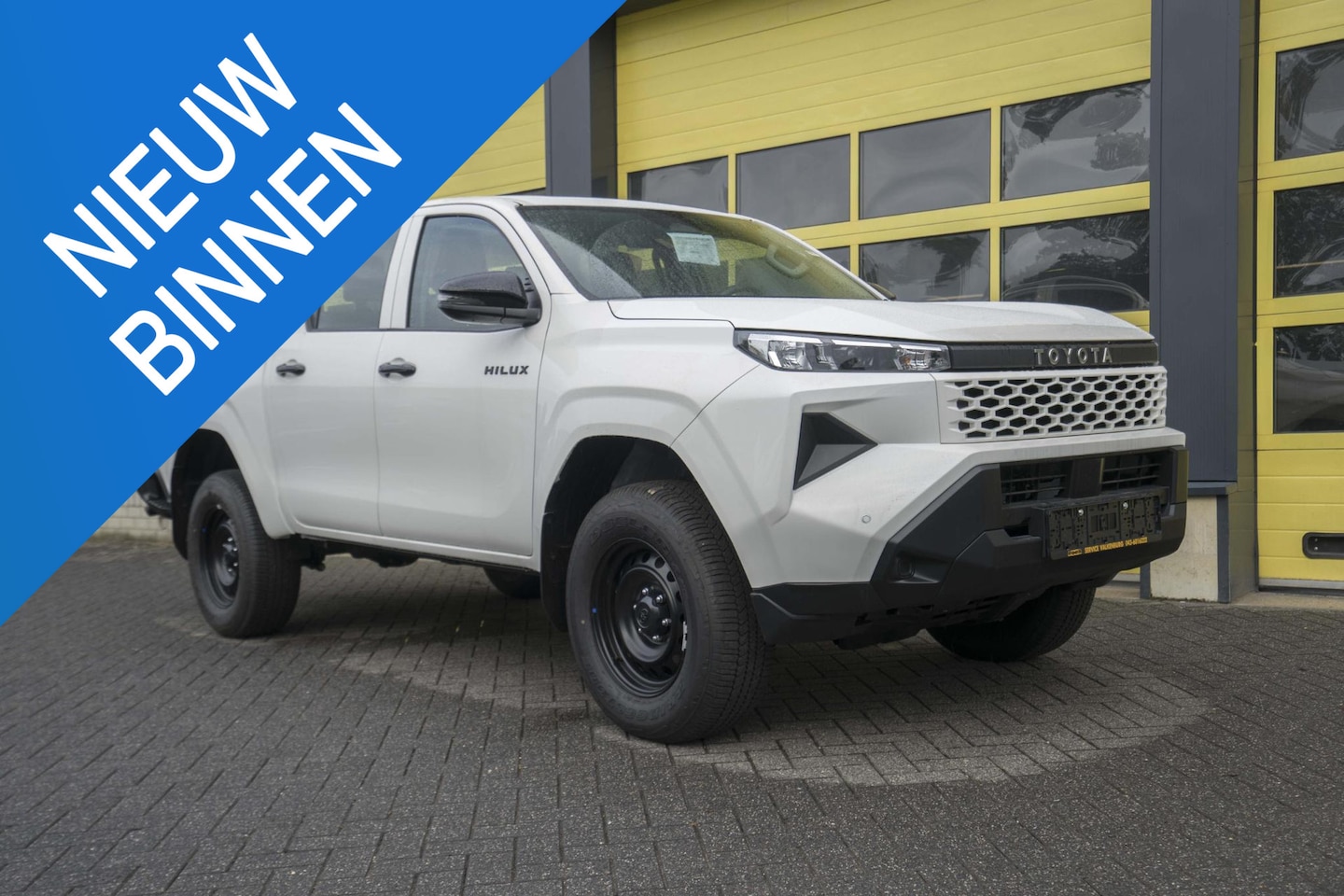Toyota HiLux - 2.8 D-4D MHEV Double Cab Auto 4WD Active - AutoWereld.nl