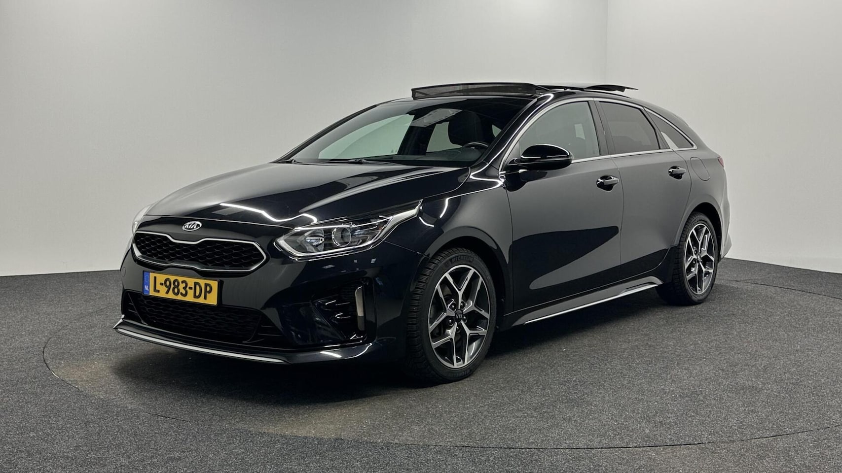 Kia Pro cee'd - 1.5 T-GDI GT-Line PANO CAMERA CRUISE CARPLAY NAVI ECC. - AutoWereld.nl