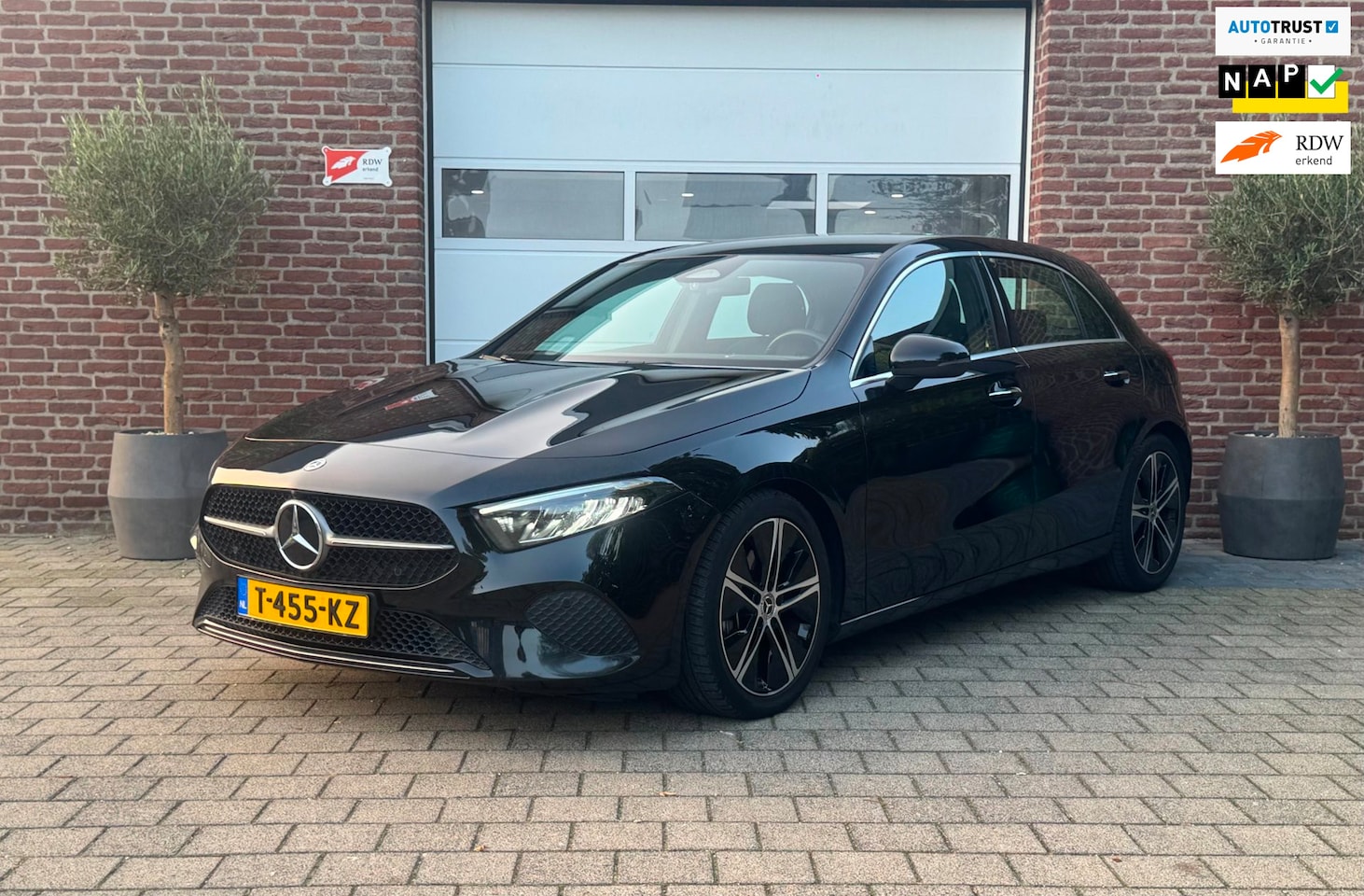 Mercedes-Benz A-klasse - 180 Luxury Line|Leer|Sfeerverlichting|KeylessGo| - AutoWereld.nl