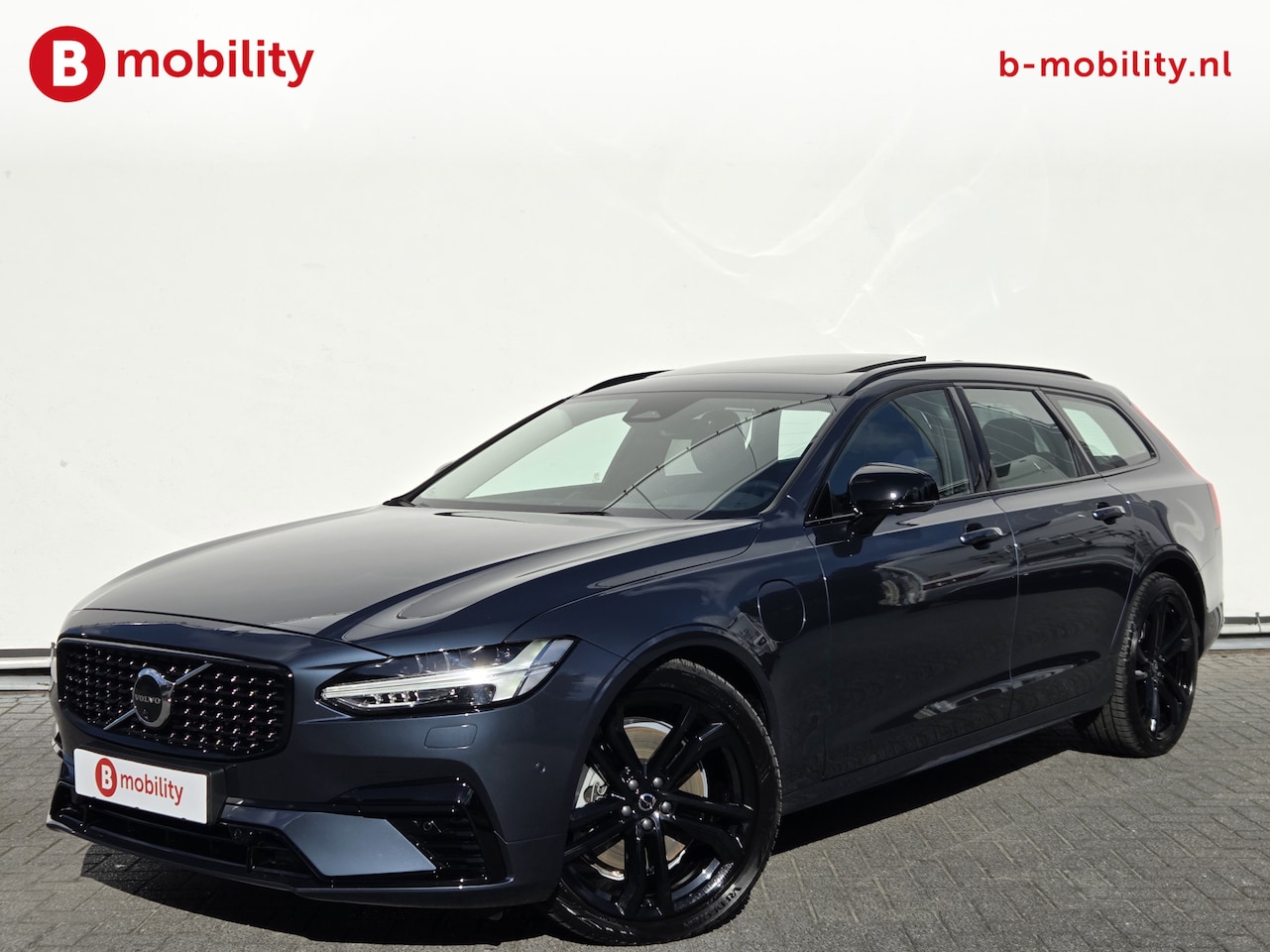 Volvo V90 - 2.0 T8 Plug-in hybrid AWD Ultra Dark Trekhaak 2100kg Panoramadak NL Auto! | Head-Up | ACC - AutoWereld.nl