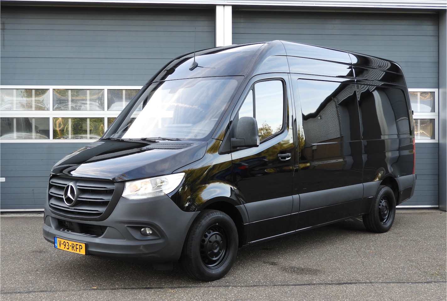 Mercedes-Benz Sprinter - 315 1.9 CDI L2H2 AUT | 3.5t TREKGEWICHT | CAMERA | MBUX | CARPLAY - AutoWereld.nl