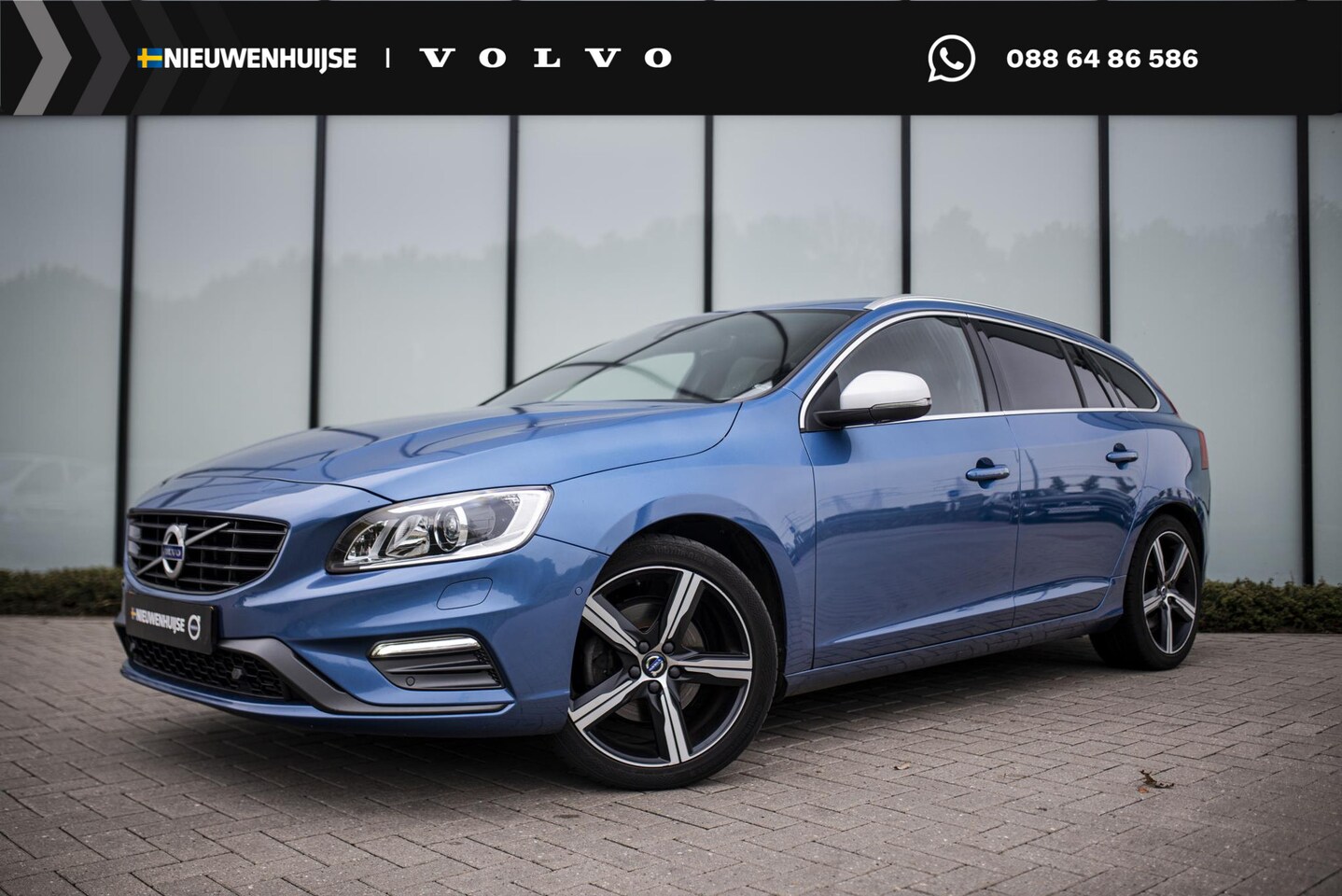 Volvo V60 - 2.0 T4 Business Sport | Trekhaak l Kantel/schuif dak l Achteruitrijcamera | Leer l Stoelve - AutoWereld.nl