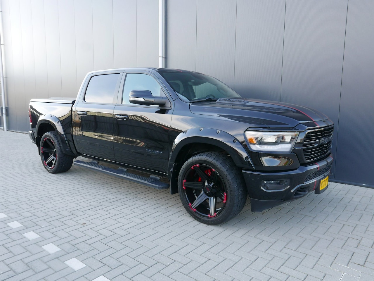 Dodge Ram 1500 - 5.7 V8 4x4 401 PK Crew Cab LARAMIE FULL OPTIONS. - AutoWereld.nl