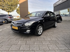 Hyundai i30 - 1.6i Dynamic*RIJKLAARPRIJS