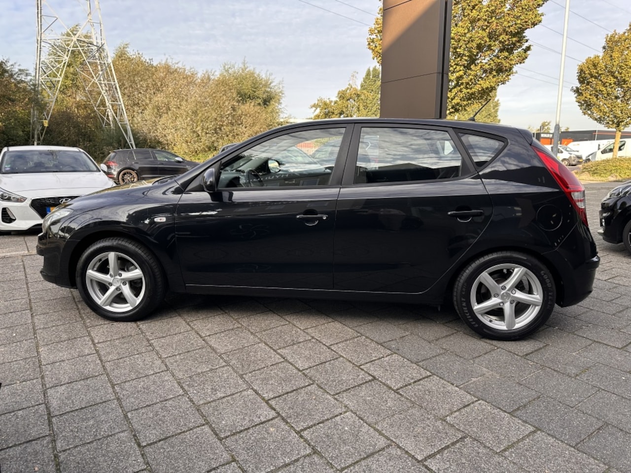 Hyundai i30 - 1.6i Dynamic*RIJKLAARPRIJS