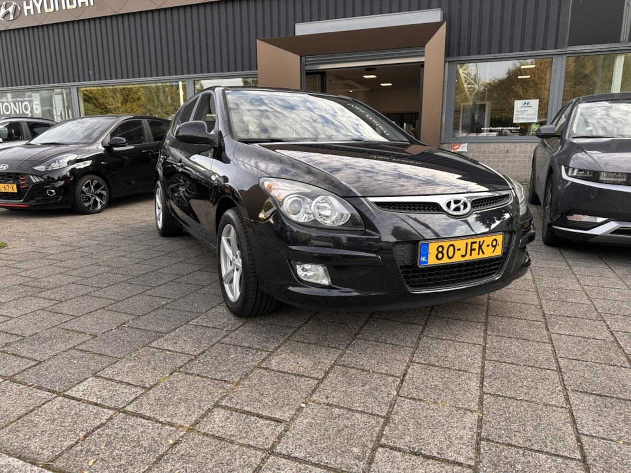 Hyundai i30 - 1.6i Dynamic*RIJKLAARPRIJS