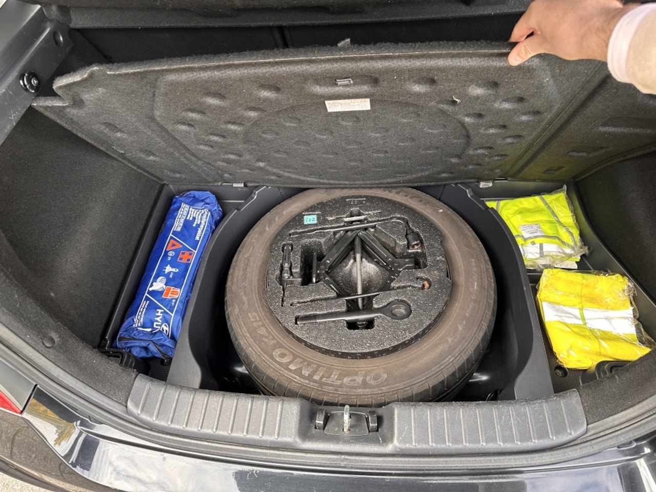 Hyundai i30 - 1.6i Dynamic*RIJKLAARPRIJS*