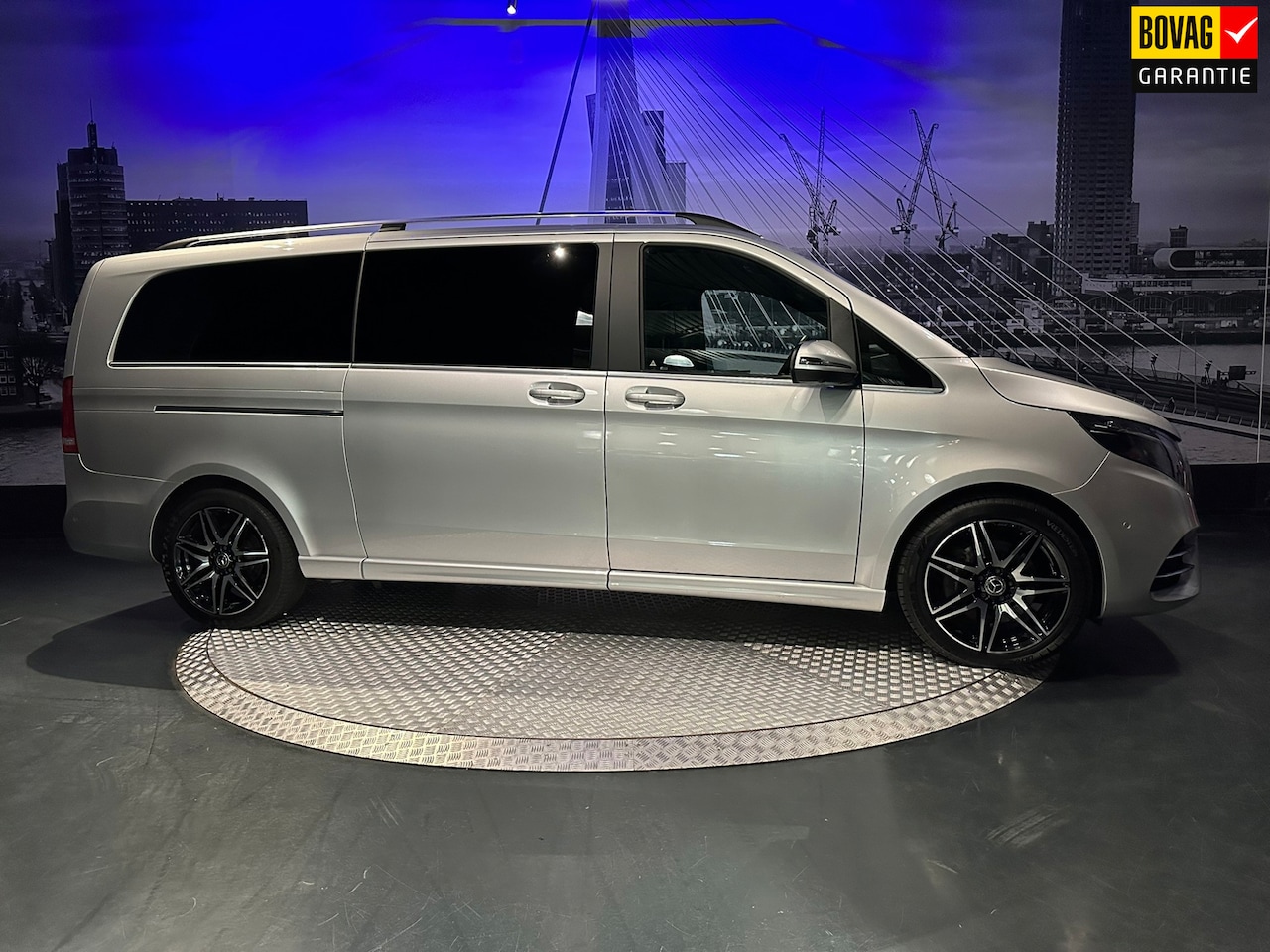 Mercedes-Benz V-klasse - 300d Extra Lang Avantgarde *360Camera*Memory*Trekhaak*INCL BTW&BPM* - AutoWereld.nl