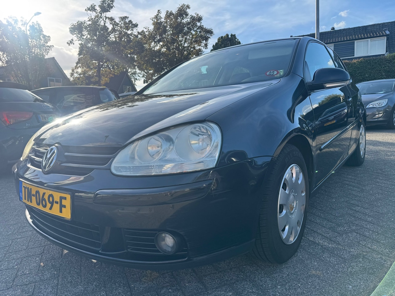 Volkswagen Golf - 1.6 Comfortline Apk 8/11/29,Airco,Cruise,Trekhaak - AutoWereld.nl