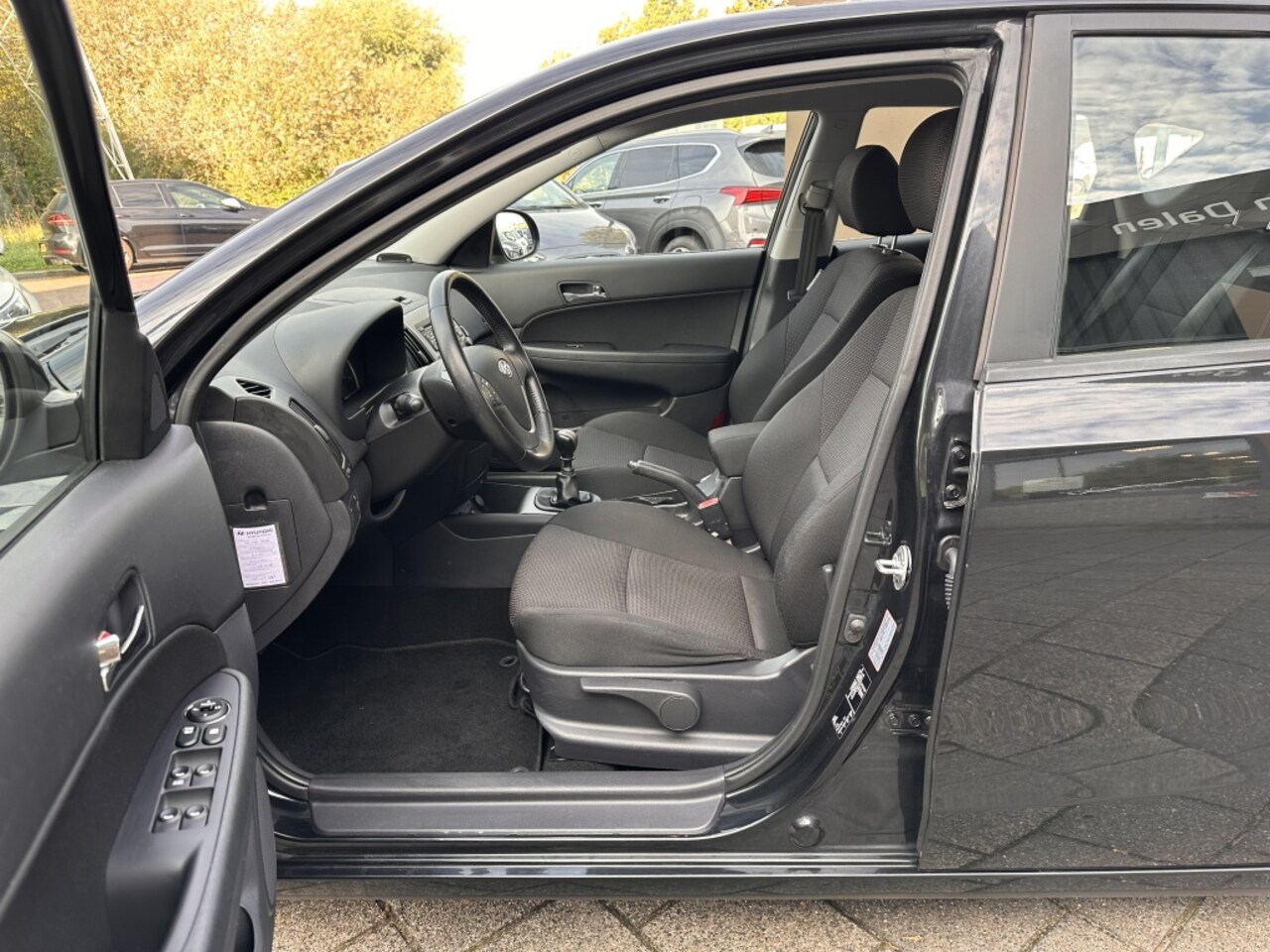 Hyundai i30 - 1.6i Dynamic*RIJKLAARPRIJS*