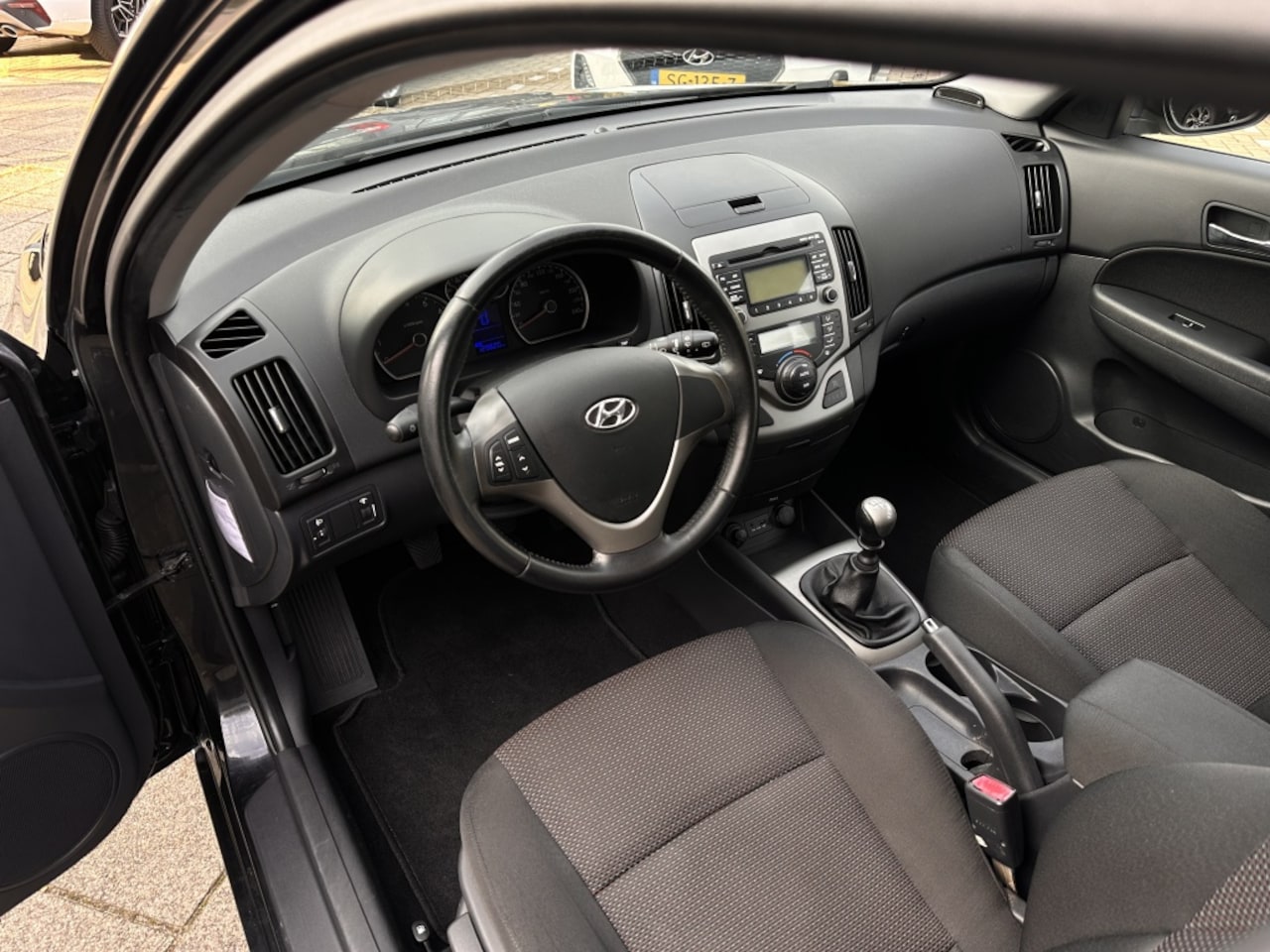 Hyundai i30 - 1.6i Dynamic*RIJKLAARPRIJS*