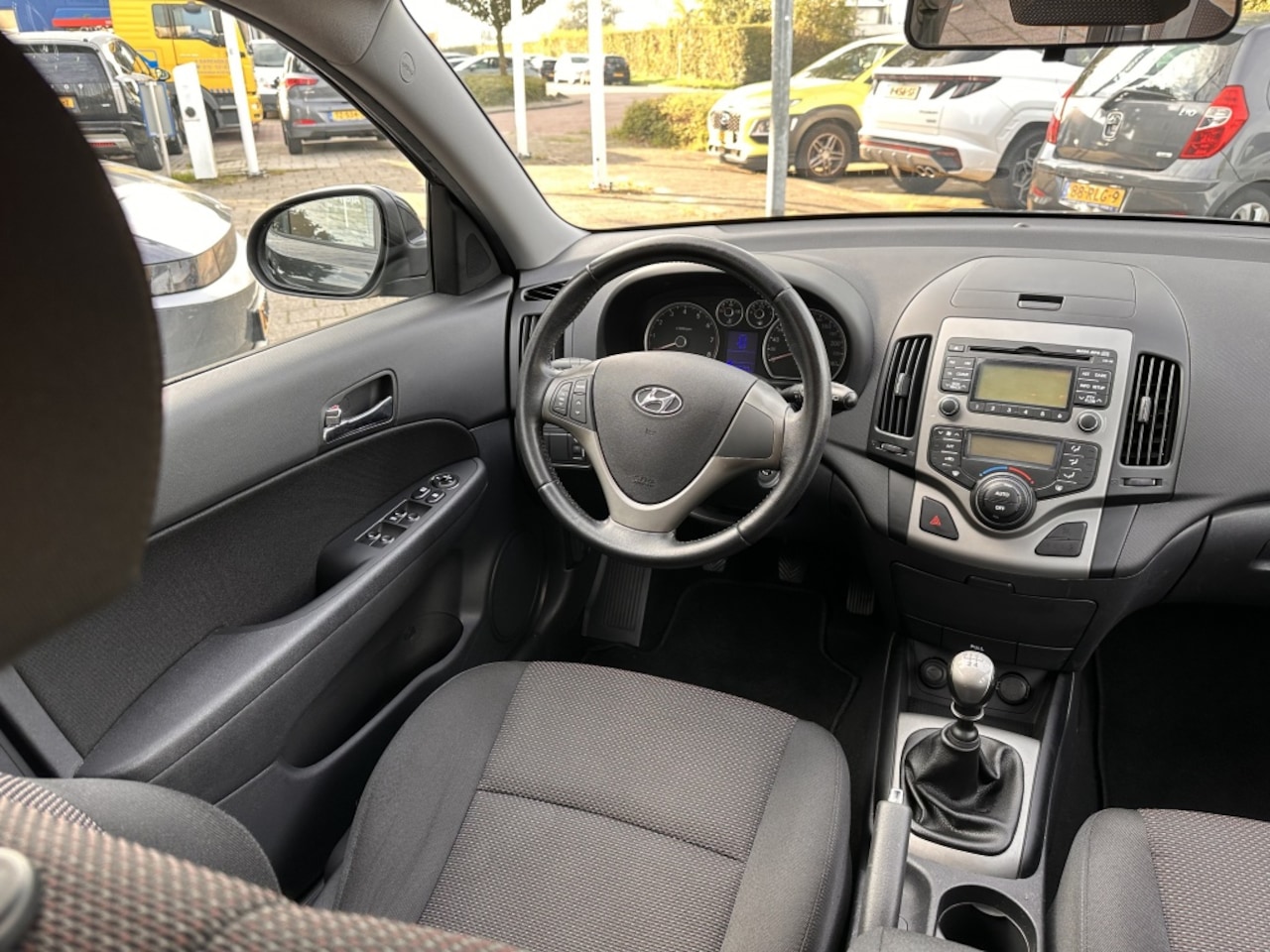 Hyundai i30 - 1.6i Dynamic*RIJKLAARPRIJS*