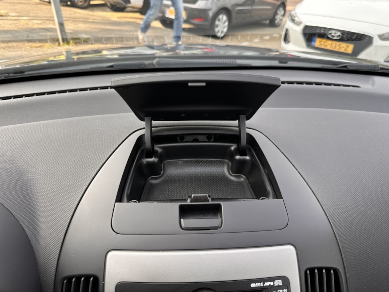 Hyundai i30 - 1.6i Dynamic*RIJKLAARPRIJS*