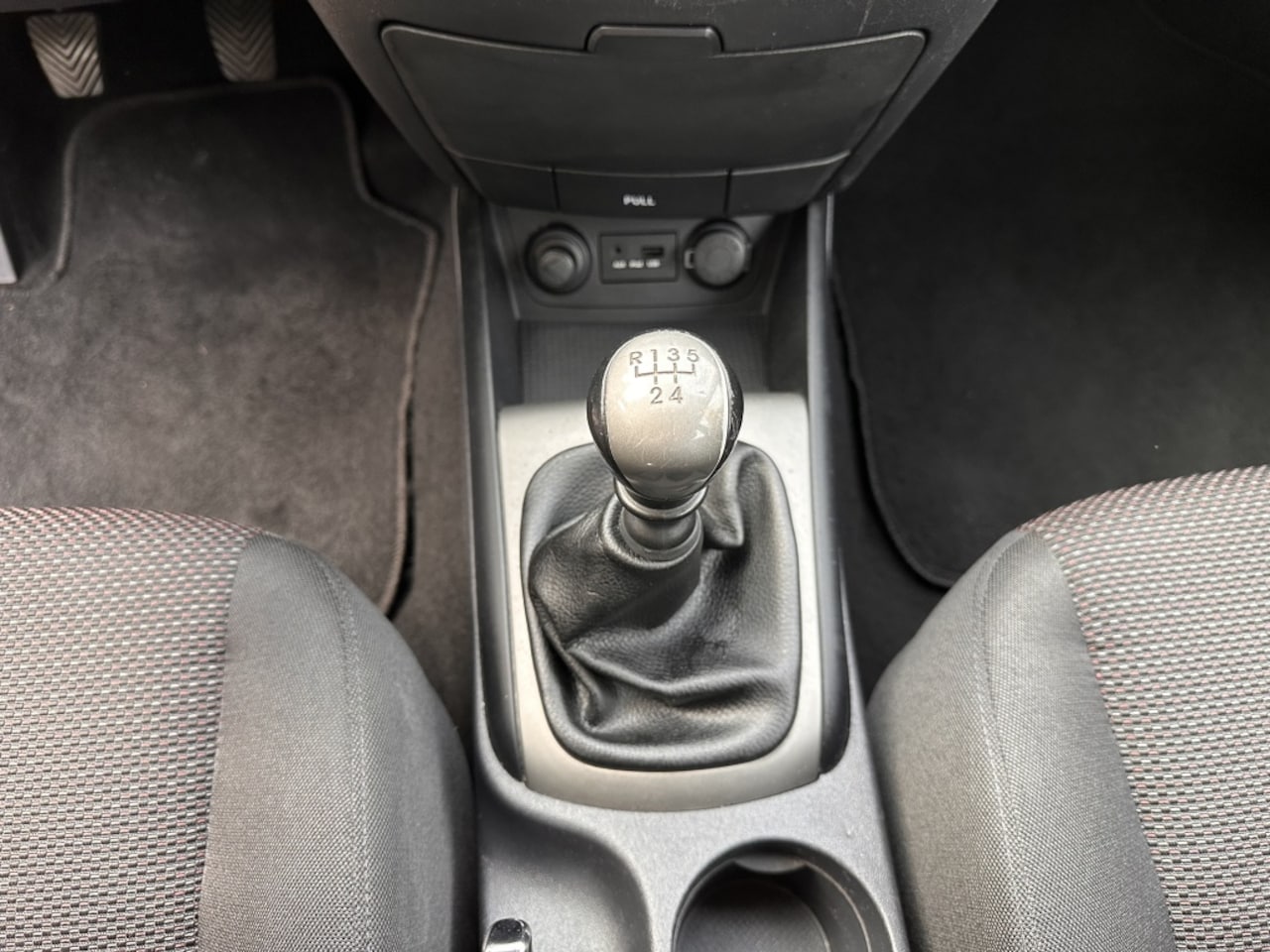 Hyundai i30 - 1.6i Dynamic*RIJKLAARPRIJS*