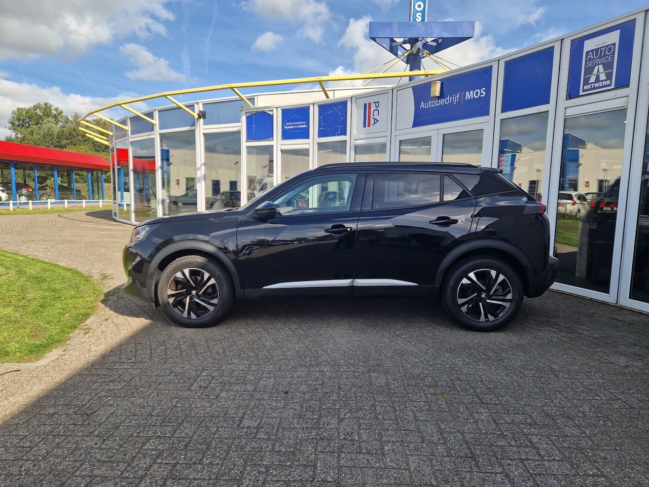 Peugeot 2008 - 1.5 BlueHDi Allure Automaat - AutoWereld.nl