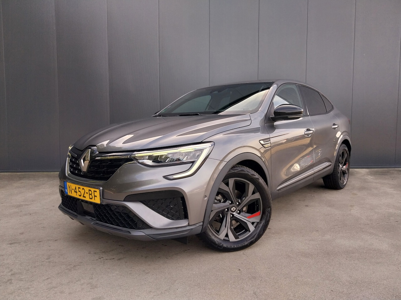 Renault Arkana - 1.6 E-Tech Hybrid 145 R.S. Line 1e EIGENAAR TREKHAAK NAVI CRUISE - AutoWereld.nl