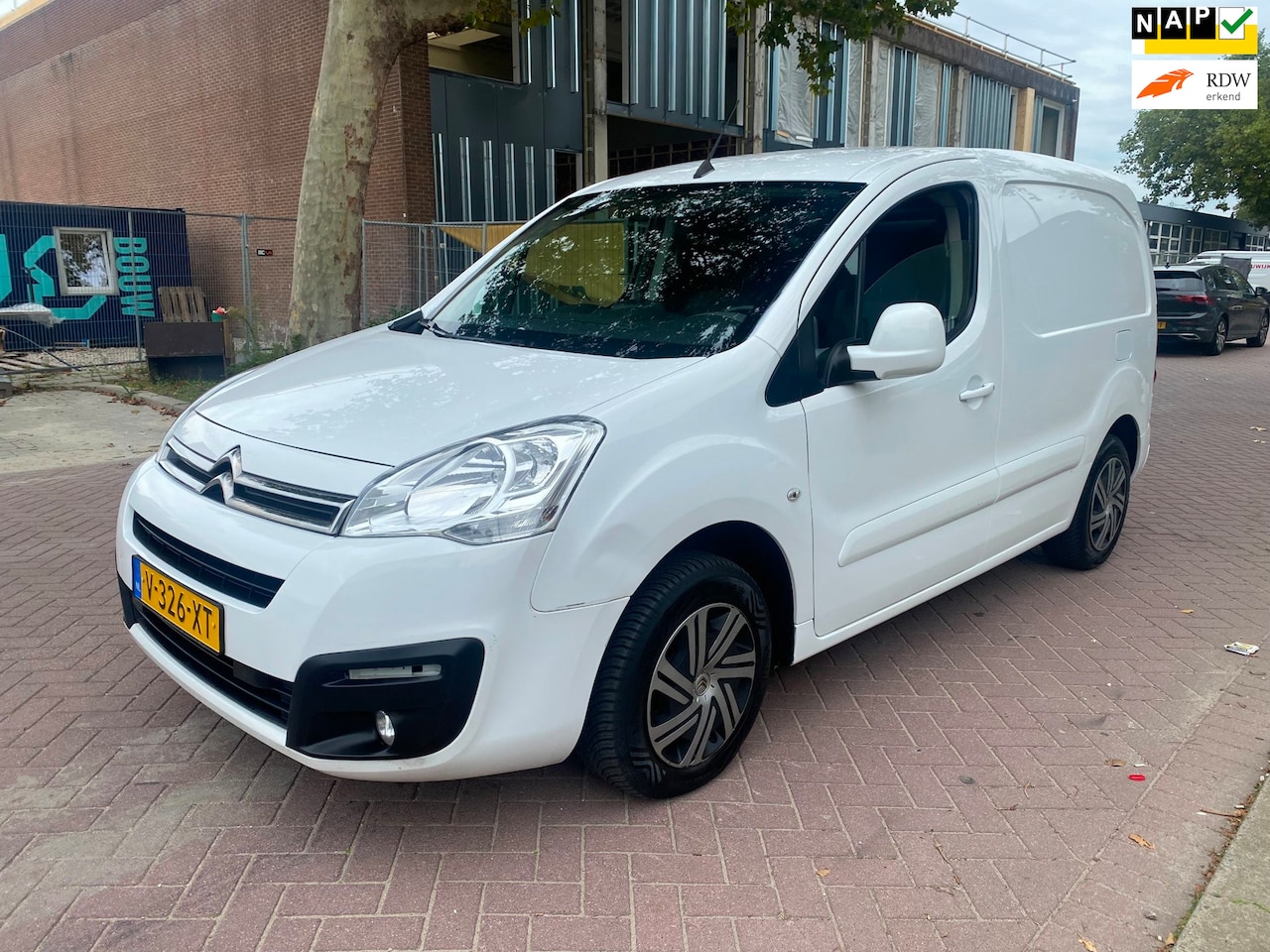 Citroën Berlingo - 1.6 BlueHDI 75 Business / 2019 /EURO6 / AIRCO / 3ZITS /149.508 KM NAP NAVIGATIE / PDC / AP - AutoWereld.nl