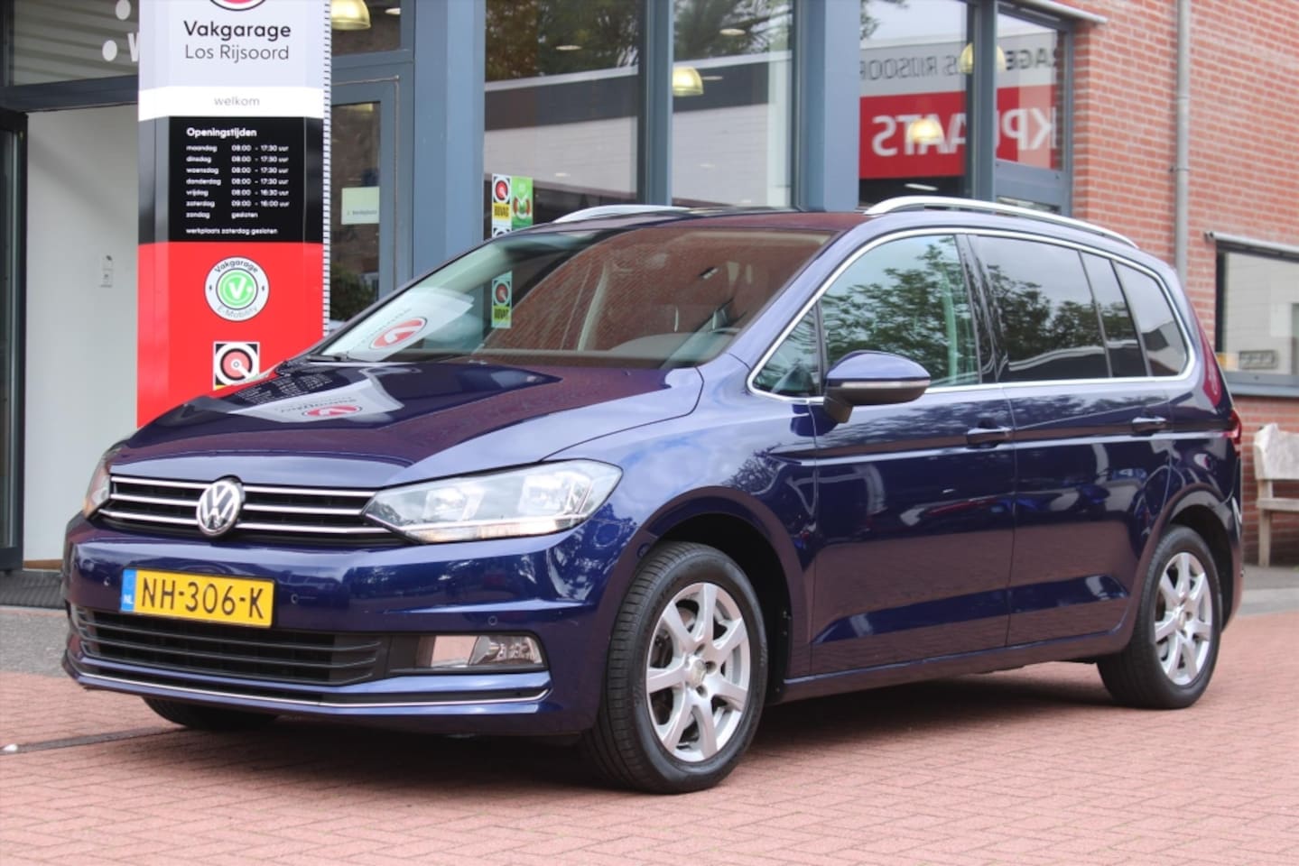 Volkswagen Touran - 1.4 TSI *Highline* | Adaptive Cruise & Climate Control | Massage Stoelen | Stoelverwarming - AutoWereld.nl