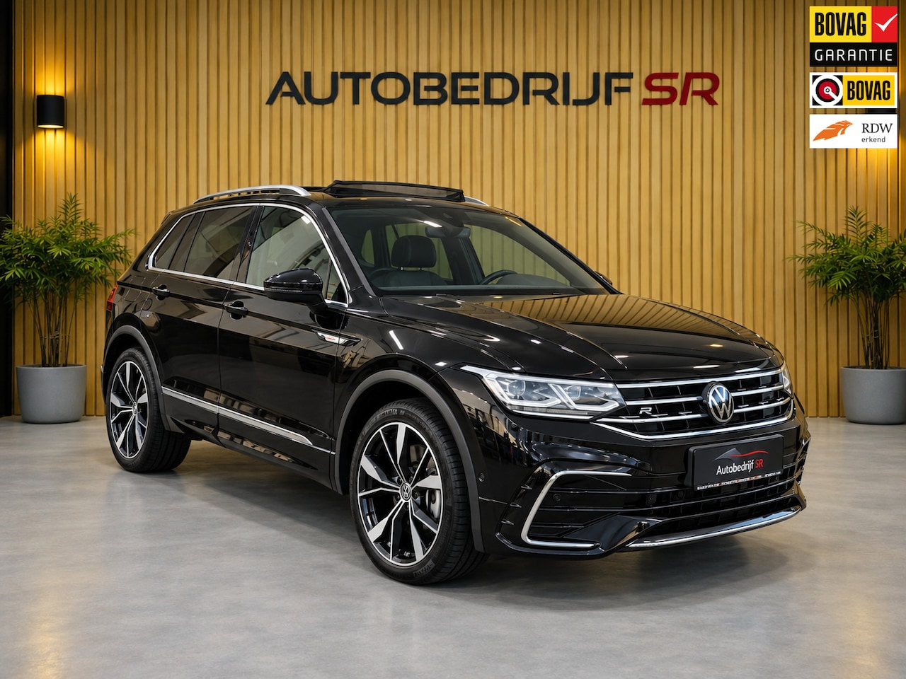 Volkswagen Tiguan - 1.4 TSI eHybrid R-Line Business+ Pano! 360'Camera Memory Keyless Sfeerverlichting Elektris - AutoWereld.nl