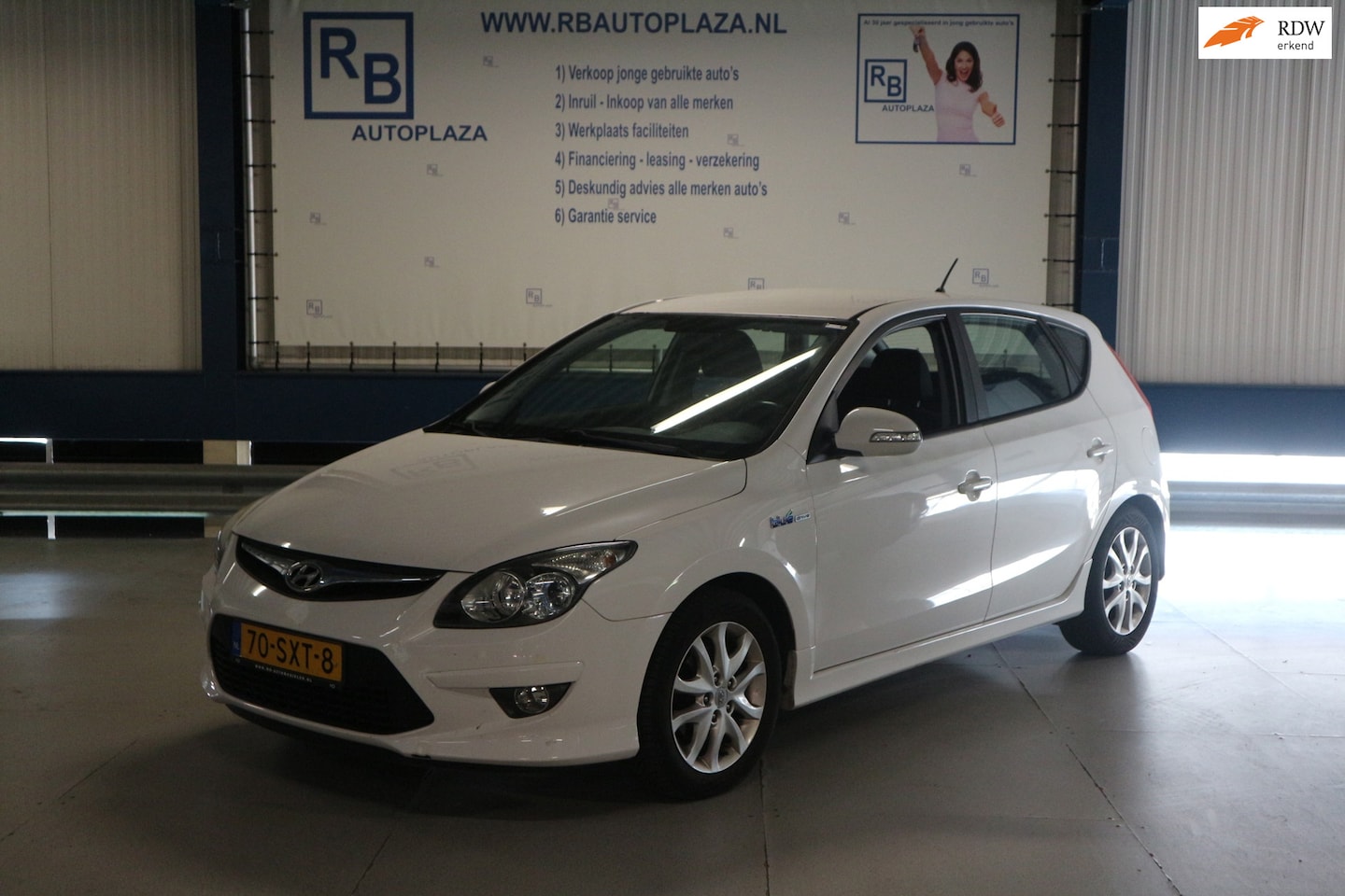 Hyundai i30 - 1.6i i-Motion / AIRCO / WHITE PACK / APK 2027 ! ! ! - AutoWereld.nl