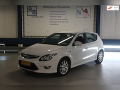 Hyundai i30 - 1.6i i-Motion / AIRCO / WHITE PACK / APK 2027