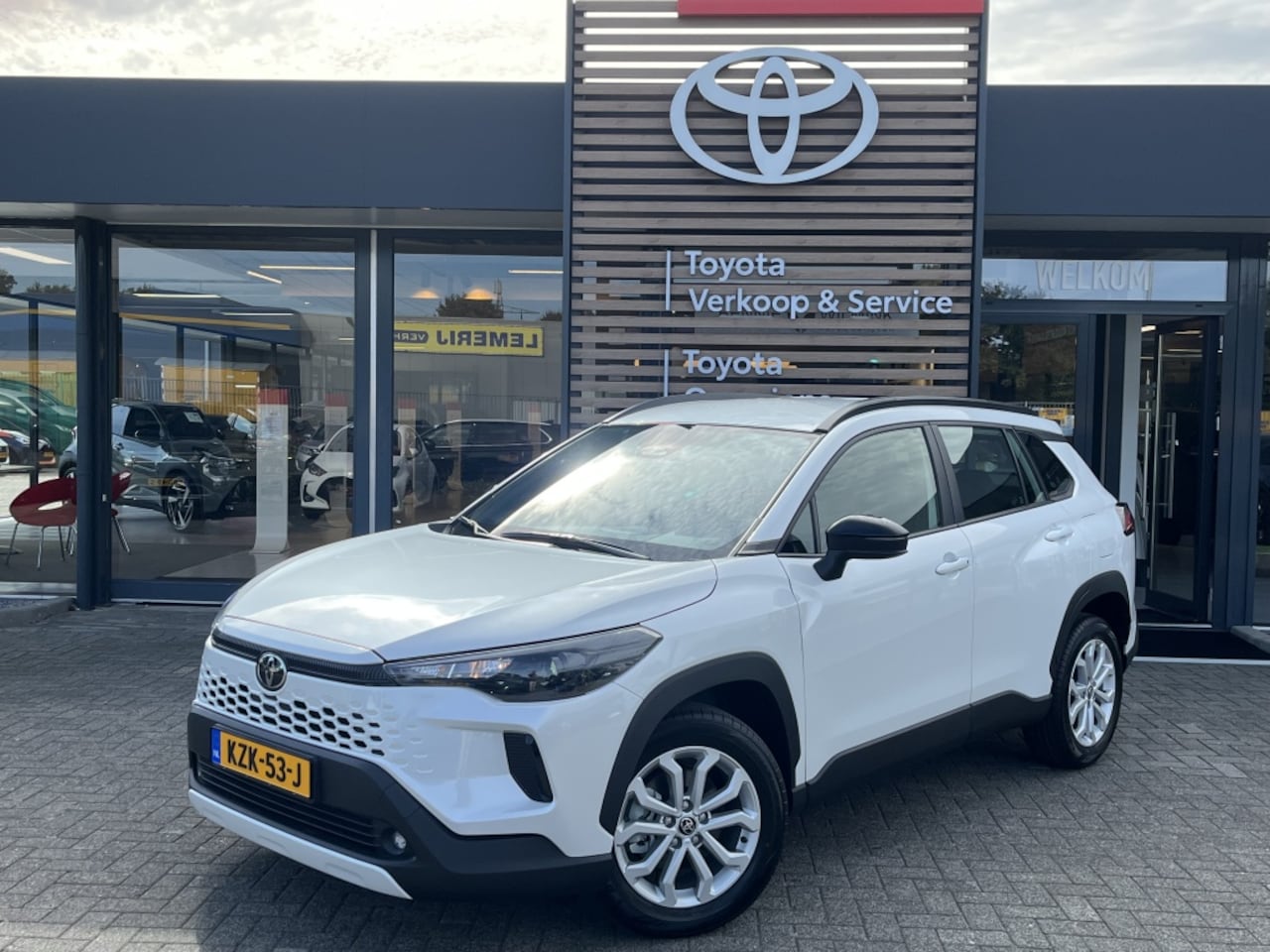 Toyota Corolla Cross - Hybrid 140 Active | 4500 euro demo korting - AutoWereld.nl