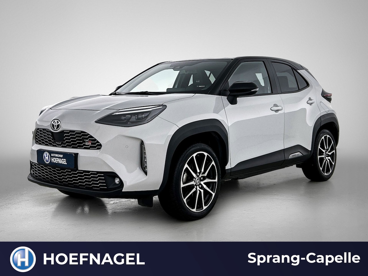 Toyota Yaris Cross - 1.5 Hybrid GR Sport | Trekhaak | Camera | Navi | Stoelverwarming | Cruise Control | Head U - AutoWereld.nl