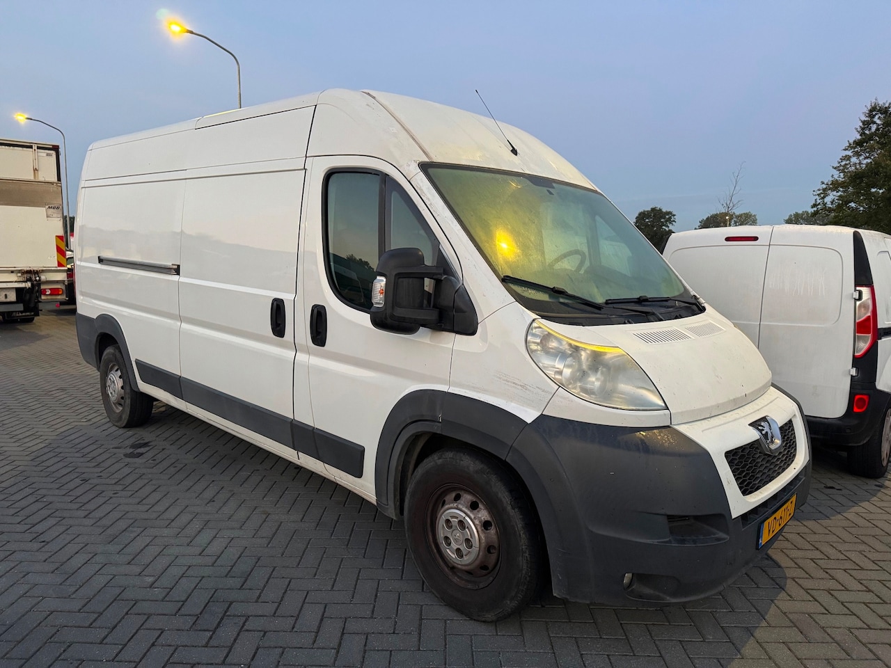 Peugeot Boxer - 435 2.2 HDI 150 pk Ecc L3/H2 2013 Koppakking defect - AutoWereld.nl