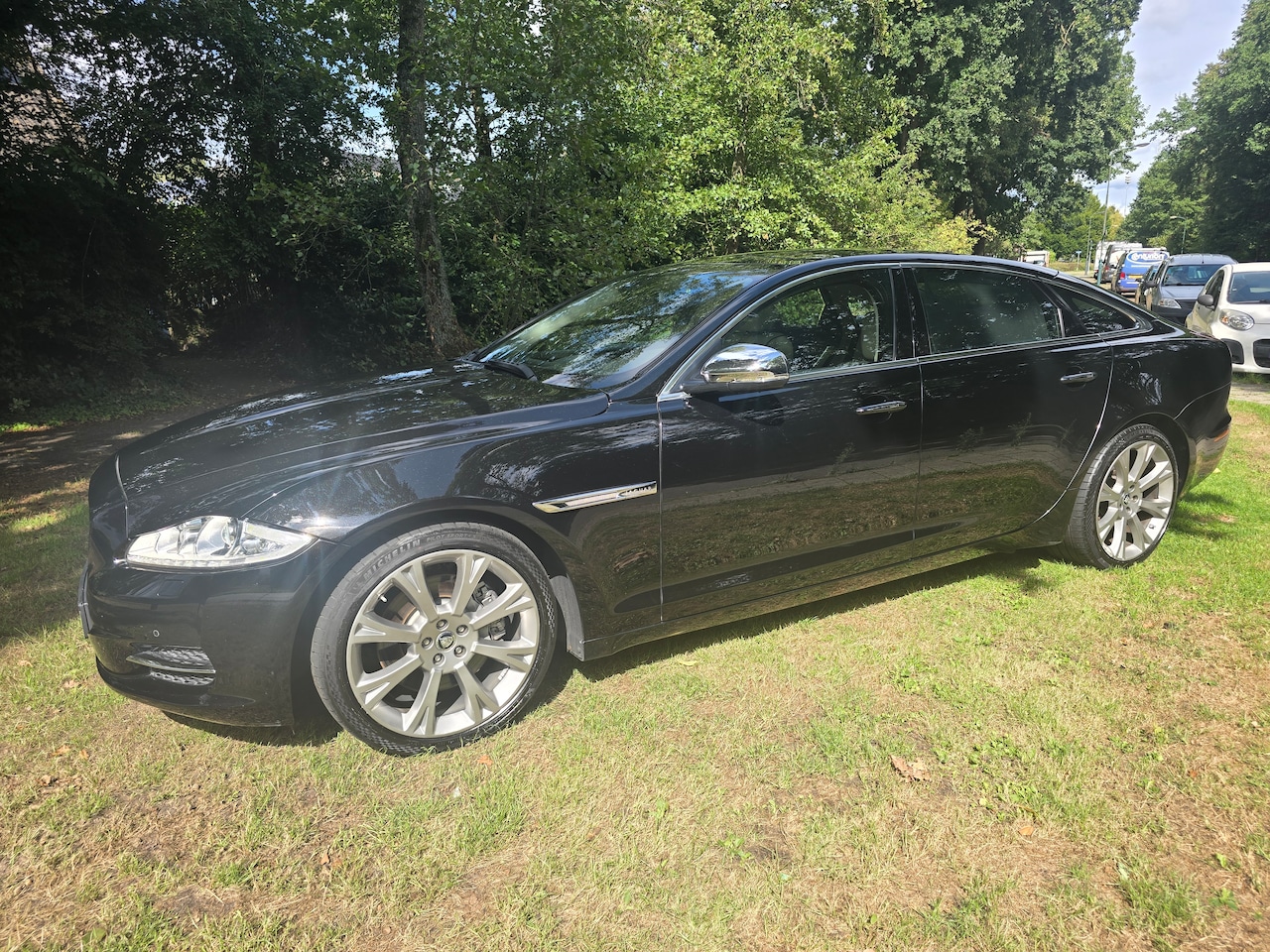 Jaguar XJ - 3.0 V6 AWD Premium Luxury LWB Verlengde uitvoering - AutoWereld.nl