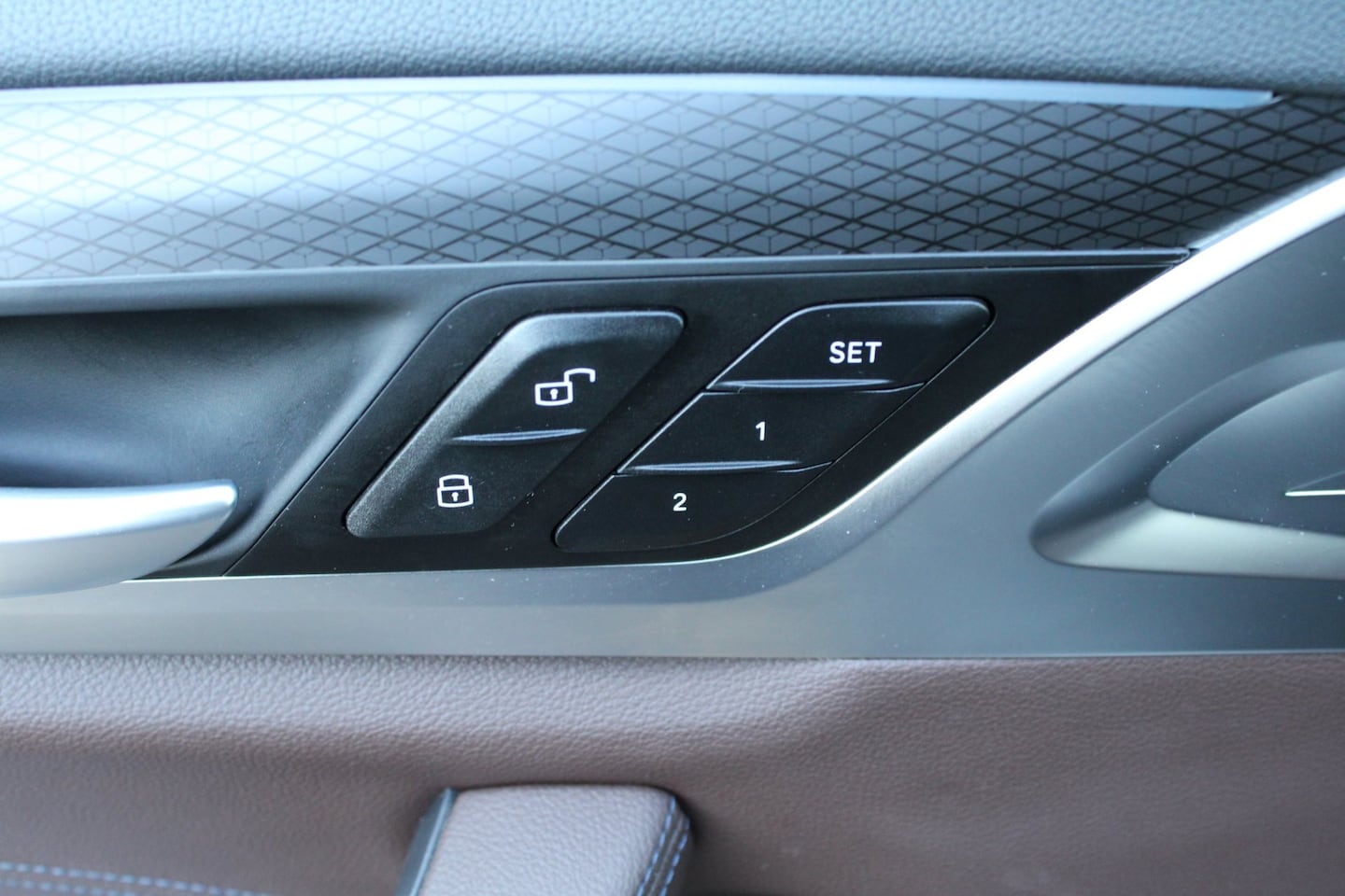 BMW iX3 - High Executive 80 kWh/pano/Mpakket - AutoWereld.nl