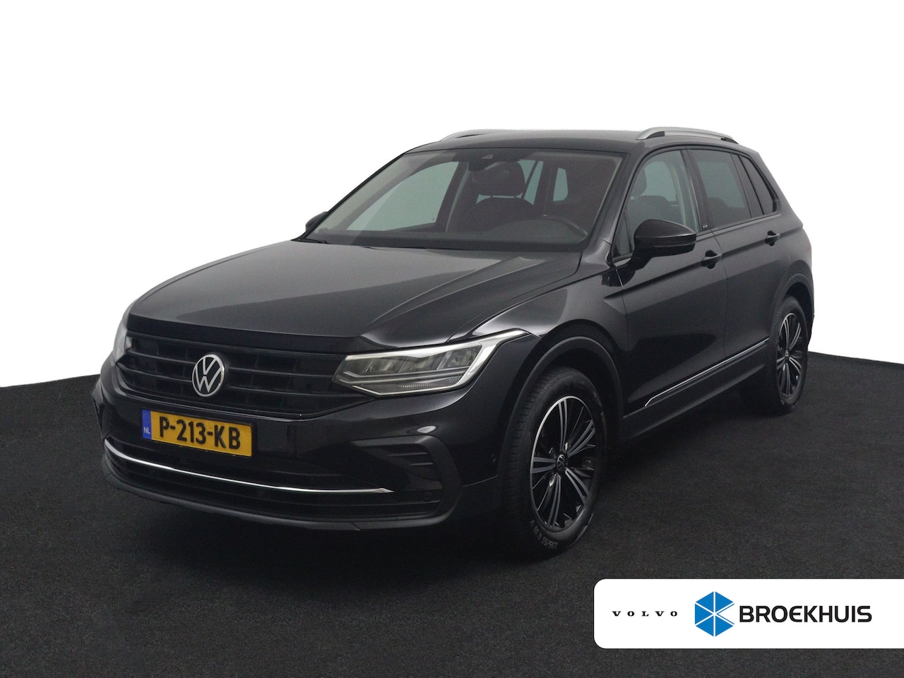 Volkswagen Tiguan - 1.5 TSI Active | Trekhaak | Camera | Navigatie | Stoel/Stuur Verwarming | Digitaal Dashboa - AutoWereld.nl