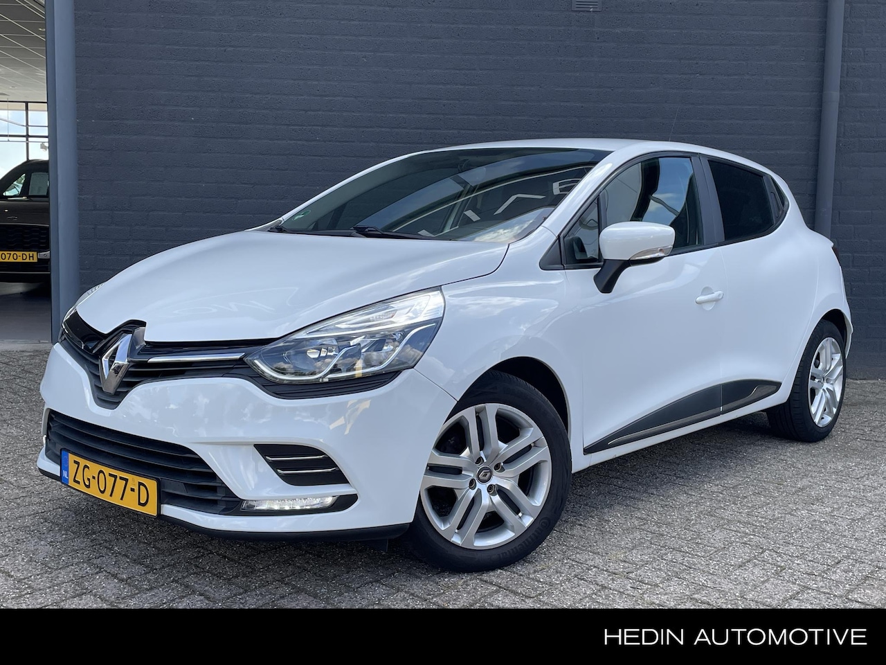 Renault Clio - 0.9 TCe Zen | Navigatie | Parkeersensoren | Airco - AutoWereld.nl