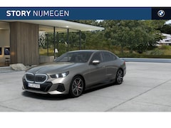 BMW i5 - eDrive40 M Sport / Panoramadak / Trekhaak / Bowers & Wilkins / M Multifunctionele Stoelen