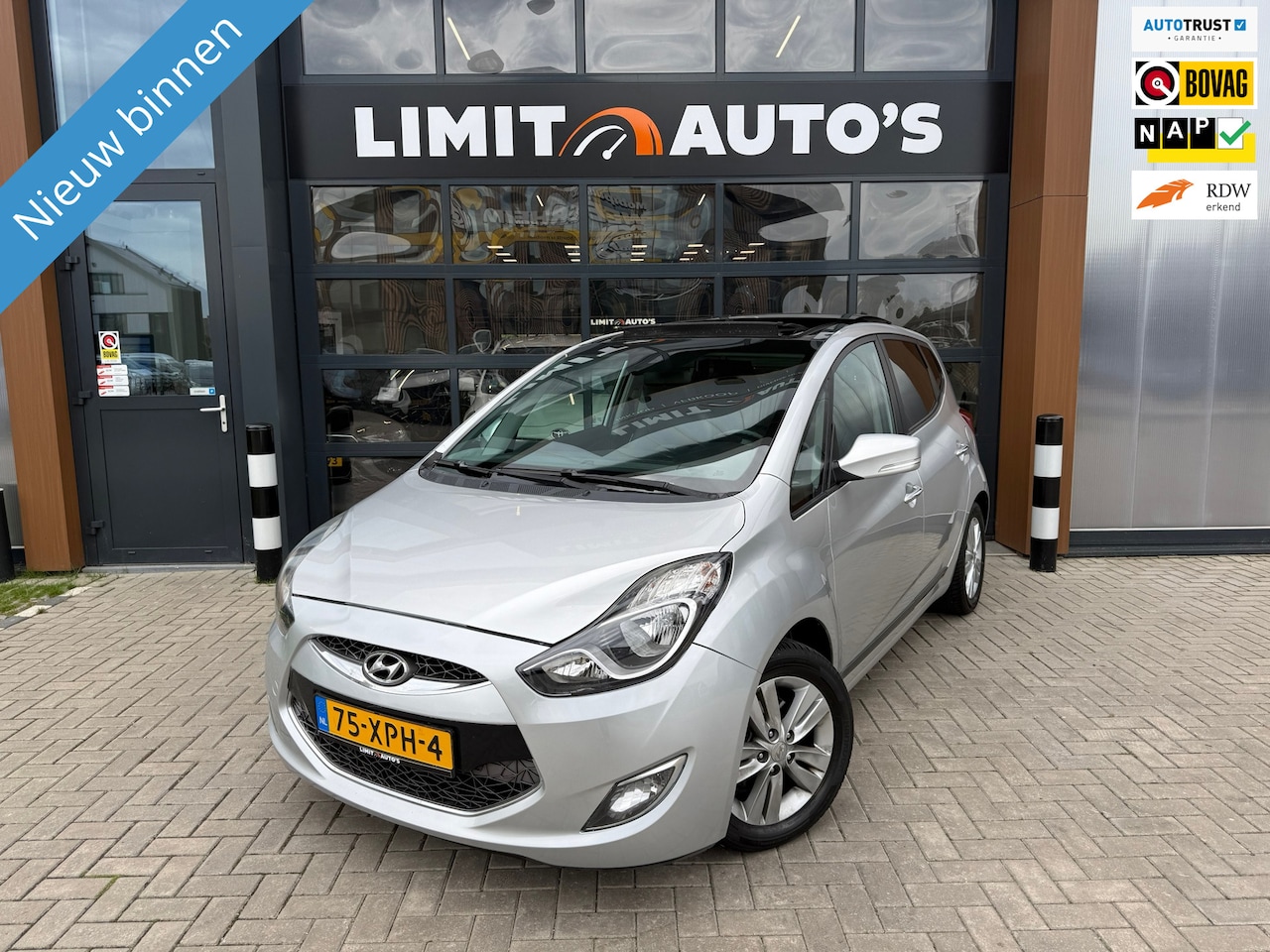 Hyundai ix20 - 1.6i i-Catcher Aut/Pano/Climate/Leder/Camera/Cruise/Navi/Nap/Apk - AutoWereld.nl