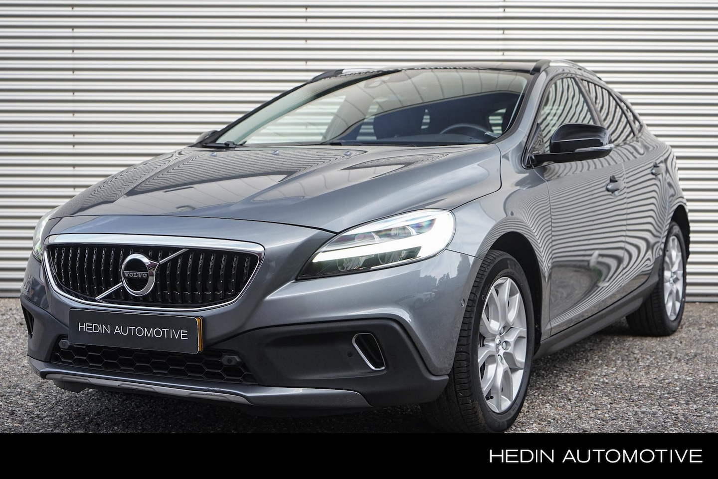 Volvo V40 Cross Country - 1.5 T3 Polar+ Luxury Automaat | Camera | Navigatie | 48000 km | 1e eigenaar | Dealer onder - AutoWereld.nl