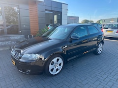 Audi A3 - 1.6 FSI Attraction Ecc 2004