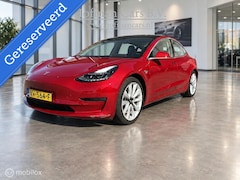 Tesla Model 3 - Long Range AWD 75 kWh | Trekhaak | 19" | Rood | SOH 80, 5%